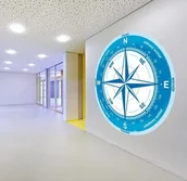 Pomoce naukowe - Róża Wiatrów- Naklejka na ścianę ED047 - miniaturka - grafika 1