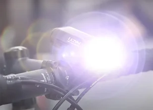 LEZYNE Lampka rowerowa przednia MINI DRIVE 400XL 400 lumenów - Lampki rowerowe - miniaturka - grafika 6