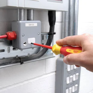 DRAPER Tools Zestaw wkrętaków izolowanych z testerem napięcia, 18 cz Tools (05776) - Pozostałe narzędzia ogrodowe - miniaturka - grafika 3