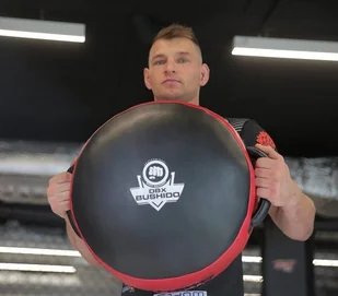 DBX Bushido DUŻA TARCZA TRENINGOWA XXL - PROFILOWANA 75x35x16 cm BIAŁA - Tarcze i łapy - miniaturka - grafika 8