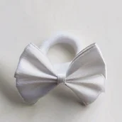 Pozostałe akcesoria fryzjerskie - Iza gumka do włosów frotka biała kokarda i perły R12_P - miniaturka - grafika 1