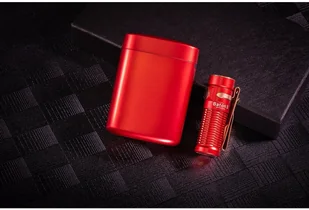 Olight Latarka akumulatorowa Baton 3 Premium Edition Red 1200 lumenów z bezprzewodowym etui ładującym - Latarki - miniaturka - grafika 14