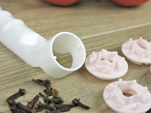 Fackelmann Dekorator do masy cukrowej 8 końcówek ZENKER 42879 42879 - Formy do ciast - miniaturka - grafika 3