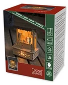 Dekoracje domu - Konstsmide 2822  100 drewna Silhouette "stragan z brązowym dach"/nadaje się do użytku wewnątrz (IP20)/3 ciepłe białe diody LED/zasilana na baterie: 3 X AA 1.5 V (brak w wyposażeniu) 2822-100 - miniaturka - grafika 1