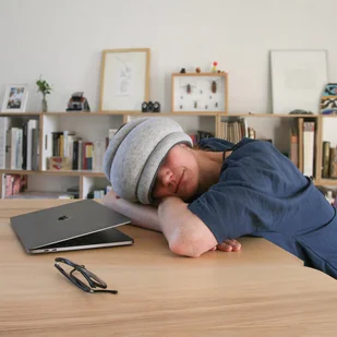 Ostrichpillow Poduszka do drzemki Ostrichpillow LIGHT - midnight grey OPLR02U - Akcesoria turystyczne - miniaturka - grafika 9