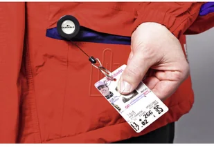 Durable Mechanizm ściągający z kółkiem 10 szt. 8222-58 - Identyfikatory - miniaturka - grafika 4