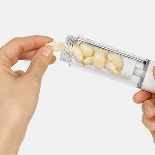 Chef'n Chef'n GARLICMACHINE Wyciskacz do Czosnku z Pojemnikiem 102-474-009 - Wyciskacze praski do czosnku - miniaturka - grafika 3