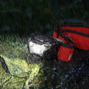 Fenix Latarka diodowa HL18R-T czołówka czerwona 039-476 - Latarki - miniaturka - grafika 10