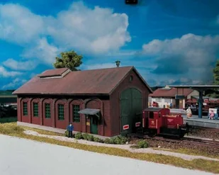 Piko Parowozownia "Zamkowa góra" 61823 - Kolejki i akcesoria - miniaturka - grafika 2