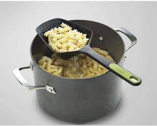 Joseph Joseph Łyżka cedzakowa Scoop Plus Large, grafitowo-zielona, 35x13x5,5 cm - Łyżki - miniaturka - grafika 5