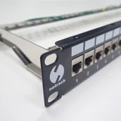 Szafy rack - NetRack patchpanel 19&quot 24-porty pusty ekranowany czarny (104-21) - miniaturka - grafika 1