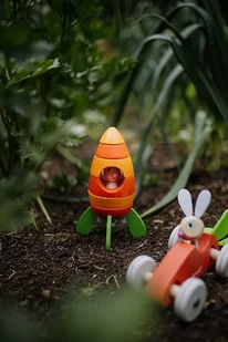 Janod Rakieta drewniana magnetyczna marchewka z Królikiem J08250 - Figurki dla dzieci Janod Rakieta drewniana magnetyczna marchewka z Królikiem J08250 - Figurki dla dzieci - miniaturka - grafika 15
