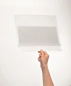 Systemy ekspozycyjne i znaki informacyjne - Durable Hunke & Jochheim GmbH & Co. KG WODOSZCZELNA KIESZEŃ SAMOPRZYLEPNA A4 55633 - miniaturka - grafika 1