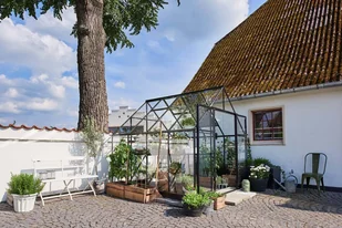 Halls szklarnia ogrodowa Qube+ 88 6,8 m2 2,61 x 2,61 m) czarna + baza SZKŁO HARTOWANE Qube+ 88 - Szklarnie ogrodowe - miniaturka - grafika 4