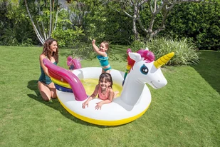 Intex Basenik jednorożec z fontanną 57441 57441 - Materace dmuchane i koła do pływania - miniaturka - grafika 2