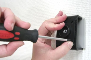 Brodit AB Uchwyt aktywny do TomTom GO 520, GO 530, GO 630, GO 720, GO 730, GO 920 & GO 930 215268 - Ładowarki samochodowe - miniaturka - grafika 3