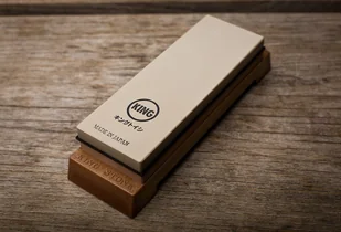 King Kamień wodny King KW-65 Gradacja 1000/6000 z podstawą KW-65 HT-65) - Ostrzałki do noży King Kamień wodny King KW-65 Gradacja 1000/6000 z podstawą KW-65 HT-65) - Ostrzałki do noży - miniaturka - grafika 4