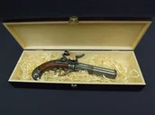 Repliki - broń - Denix SA REPLIKA TRZY LUFOWY PISTOLET FRANCUSKI W PUDEŁKU MODEL 1306+P02 1306+P02 - miniaturka - grafika 1