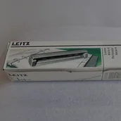 Przybory szkolne - Dziurkacz 4-otworowy do 10 kartek regulowany rozstaw dziurek do formatu A5 LEITZ VARIO-4 /5024/ GB1036-1 - miniaturka - grafika 1