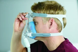 Philips Respironics Maska Amara Gel, z portem wydechowym i uprzężą, roz. M 1090425 - Meble i wyposażenie gabinetów medycznych - miniaturka - grafika 7