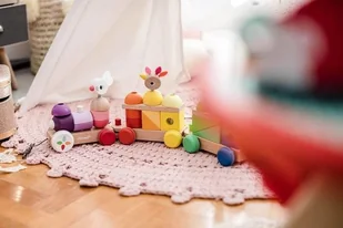 Janod Pociąg z klockami i zwierzątkami do ciągnięcia J08202 - Pociągi dla dzieci - miniaturka - grafika 16