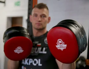 DBX Bushido DUŻA TARCZA TRENINGOWA XXL - PROFILOWANA 75x35x16 cm BIAŁA - Tarcze i łapy - miniaturka - grafika 18