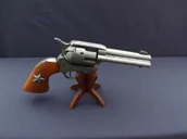 Repliki - broń - Denix SA REPLIKA REWOLWER 45 PEACEMAKER NA STOJAKU MODEL 1038+800 1038+800 - miniaturka - grafika 1