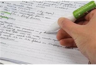 Q-CONNECT Korektor w piórze , metalowa końcówka, 8ml KF00271 - Korektory - miniaturka - grafika 3