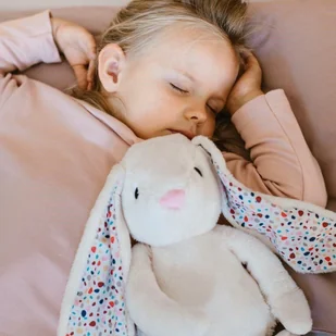 Whisbear maskotka Szumiący Króliś Felcia - Szumiące zabawki - miniaturka - grafika 4