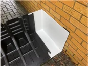 Sprzęt przeciwpożarowy - Fluvial Innovations Zapora Przeciwpowodziowa - Flood Fence - Łącznik Ścienny - System Ochrony Przed Powodzią Prawostronne - miniaturka - grafika 1