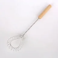 Przybory do gotowania - ALTOM TRZEPACZKA DO PIANY UCHWYT DREWNIANY 5905402002544 - miniaturka - grafika 1