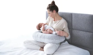 Motherhood Fasolka, Poduszka do karmienia, Różowe Kropy - Poduszki do karmienia Motherhood Fasolka, Poduszka do karmienia, Różowe Kropy - Poduszki do karmienia - miniaturka - grafika 8