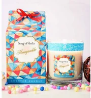 Świece - Song Of India Świeca sojowa w szkle - Słodki Wiciokrzew - 200g Story Little Pleasures - miniaturka - grafika 1