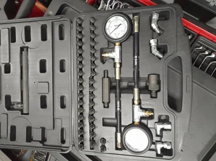 Yato TESTER CIŚNIENIA W UKŁADZIE HAMULCOWYM ZAWIERA 46 ELEMENTÓW - Narzędzia warsztatowe - miniaturka - grafika 5