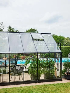 Halls szklarnia ogrodowa Qube+ 816 13 m2 2,61 x 5,08 m) czarna + baza SZKŁO HARTOWANE Qube 68 - Szklarnie ogrodowe - miniaturka - grafika 6