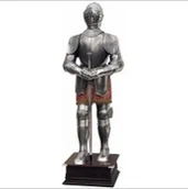 Repliki - akcesoria - Płatnerze hiszpańscy GRAWEROWANA ZBROJA RYCERSKA Z XVI W. (901) - miniaturka - grafika 1