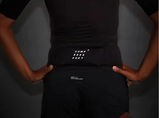 Compressport Pas biegowy FREE BELT FLASH czarny - Pozostały sprzęt i akcesoria do ćwiczeń - miniaturka - grafika 3