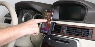 Brodit AB Uchwyt do Apple iPhone 11 Pro z wbudowanym kablem USB oraz ładowarką samochodową 721161 - Uchwyty samochodowe do telefonów - miniaturka - grafika 5