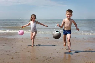 Quut Małe wiaderko wielofunkcyjne Mini Ballo Sweet Pink + Yellow Stone - Zabawki do piasku - miniaturka - grafika 8