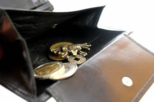 VALENTINIANO Portfel Męski  (PL) Skóra Cielęca Duży Pionowy Z Zapinką Wewnątrz Jedno Skrzydełko Pionowy Suwak 7680056-9 - Portfele - miniaturka - grafika 3