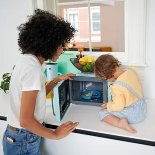 Mepal Talerzyk do karmienia Mio Mepal - deep turquoise 108002012400 - Miseczki i talerzyki dla dzieci - miniaturka - grafika 5