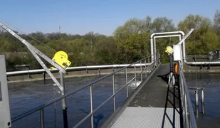 533 Żuraw ze stopą i wciągarką ręczną z liną 12m udźwig 400 kg wysokość podnoszenia 2250-2750 mm) 53376761 76761-uniw - Wyposażenie gospodarstwa rolnego - miniaturka - grafika 3