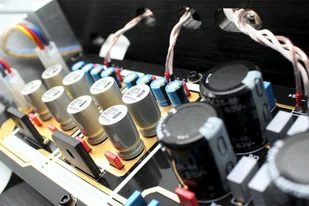 Kinki Studio Kinki Studio VISION DAC-1 - przetwornik cyfrowo-analogowy (srebrny) Kinki Studio VISION DAC-1 (srebrny) - Przetworniki DAC - miniaturka - grafika 7