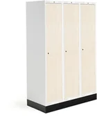 Meble do szkół i przedszkoli - AJ Produkty Szafka do szatni ROZ, 3 moduły, 3 drzwi, 1740x1200x550 mm, brzoza, z podstawą - miniaturka - grafika 1