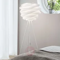 Lampy stojące - Vita COPENHAGEN Trójnożna lampa stojąca Carmina, biała - miniaturka - grafika 1