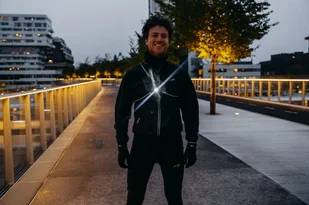 Avento Kamizelka sportowa do biegania ładowalna 44RI-BLK - Tenis ziemny - miniaturka - grafika 7