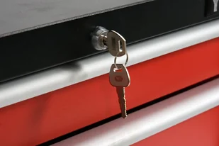 YATO SZAFKA SERWISOWA BAZOWA 4 SZUFLADY WYMIARY SZAFKI 660 X 457 X 863mm YT-08933 - Pozostałe wyposażenie warsztatu - miniaturka - grafika 4