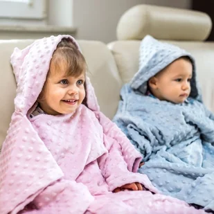 Baby Gadgets Baby Wrapi - Kocyk z rękawami - Szary GAD02360 - Śliniaki i fartuszki - miniaturka - grafika 2