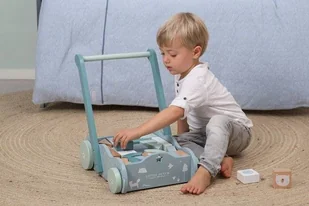 Little Dutch DREWNIANY WÓZEK do pchania z klockami niebieski Little Dutch LD4415 - Pchacze Little Dutch DREWNIANY WÓZEK do pchania z klockami niebieski Little Dutch LD4415 - Pchacze - miniaturka - grafika 4