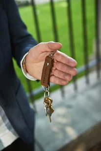 Brdrene Skórzany brelok do kluczy brdrene br01 jasny brąz - Breloki Brdrene Skórzany brelok do kluczy brdrene br01 jasny brąz - Breloki - miniaturka - grafika 1